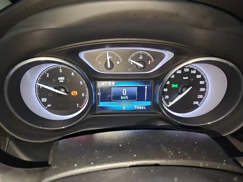 Buick Envision Plus — фото 4