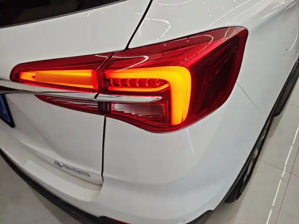 Buick Envision Plus — фото 8