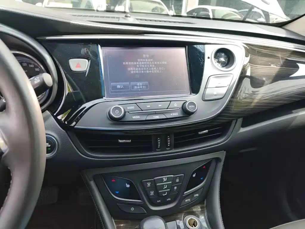 Buick Envision Plus — фото 13