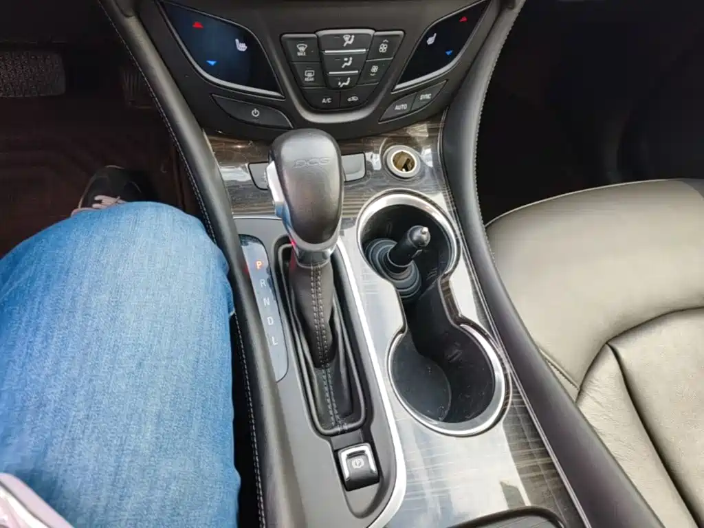 Buick Envision Plus — фото 14