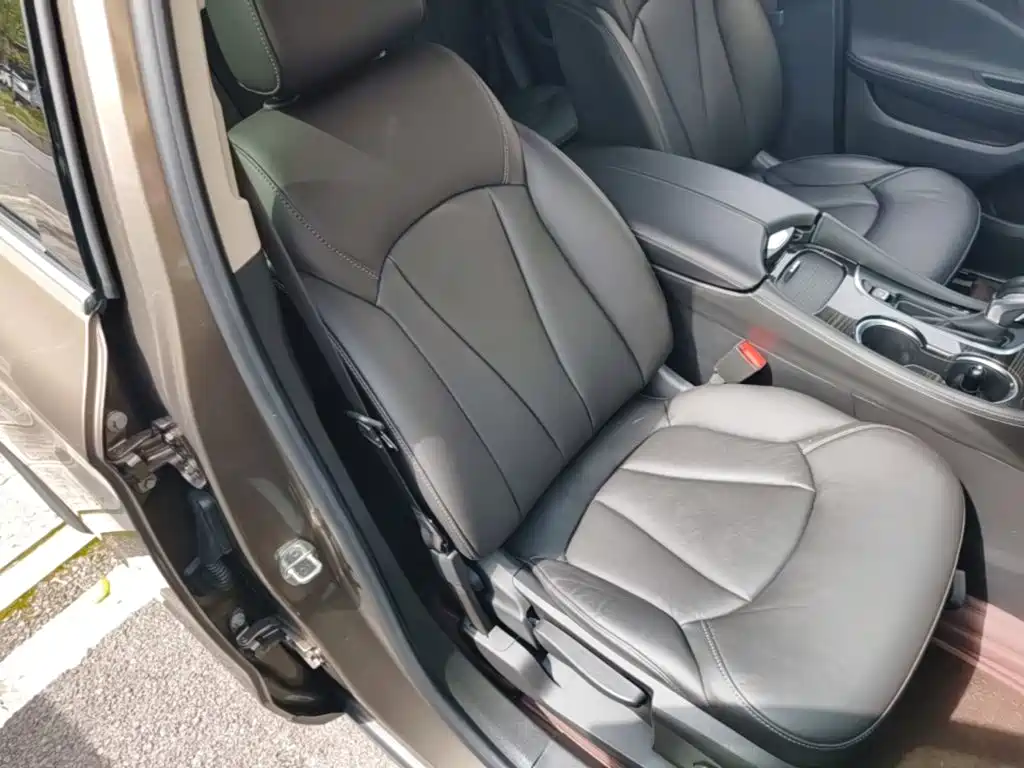 Buick Envision Plus — фото 25