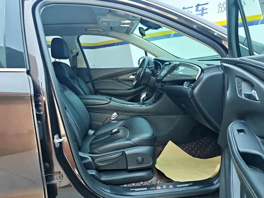 Buick Envision Plus — фото 8