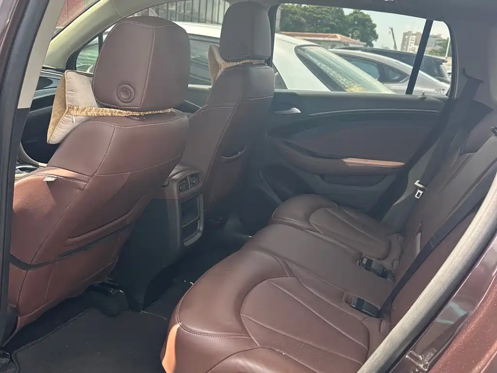 Buick Envision Plus — фото 8