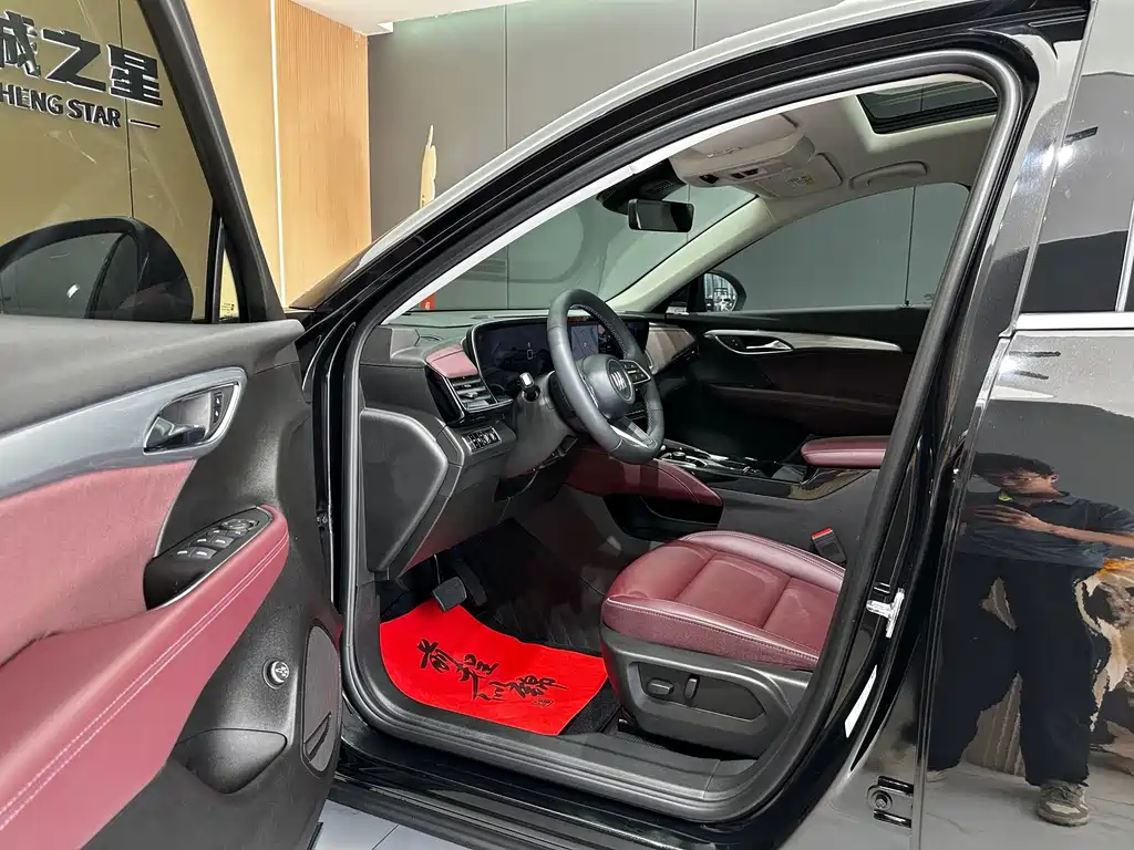 Buick Envision Plus — фото 9
