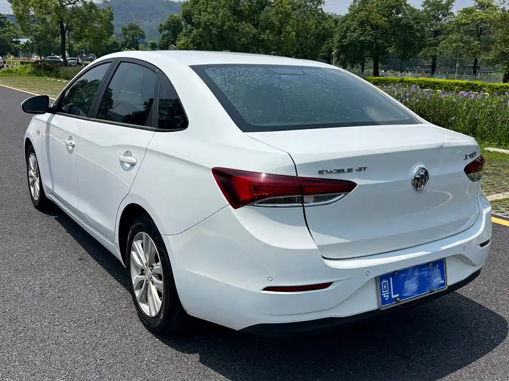 Buick Excelle — фото 4