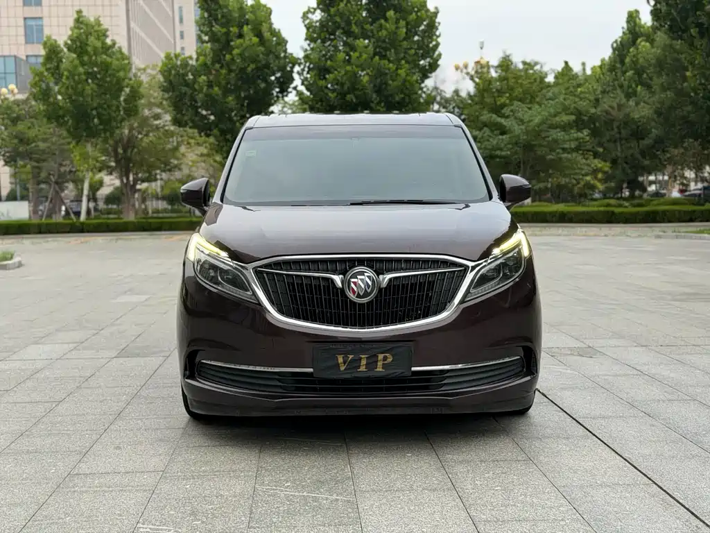 Buick GL8 — фото 2