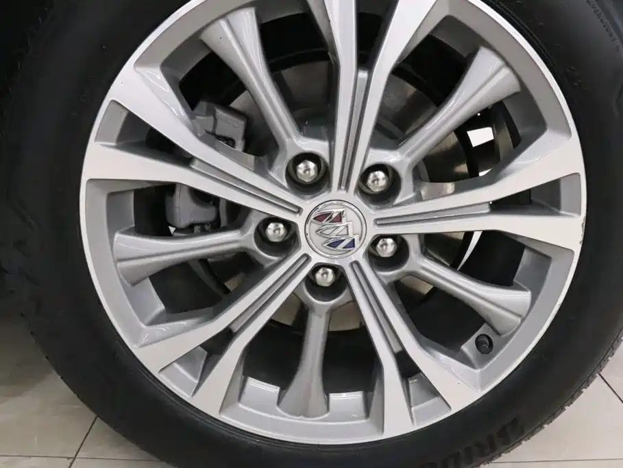 Buick Envision Plus — фото 19