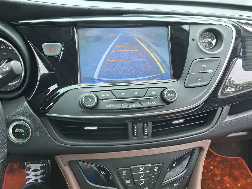 Buick Envision Plus — фото 10