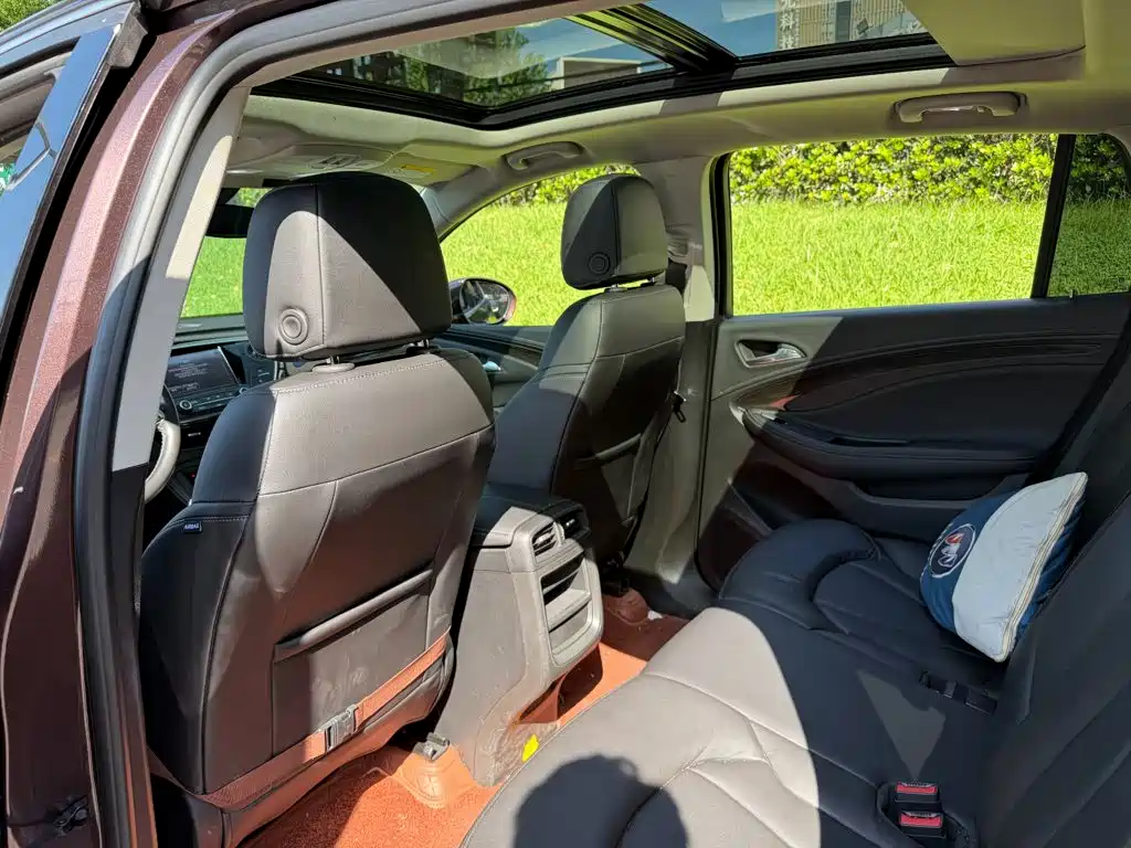 Buick Envision Plus — фото 11