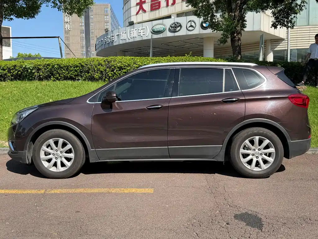 Buick Envision Plus — фото 3