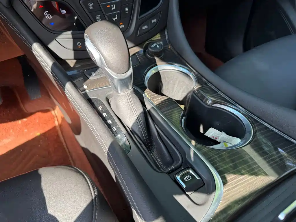 Buick Envision Plus — фото 9