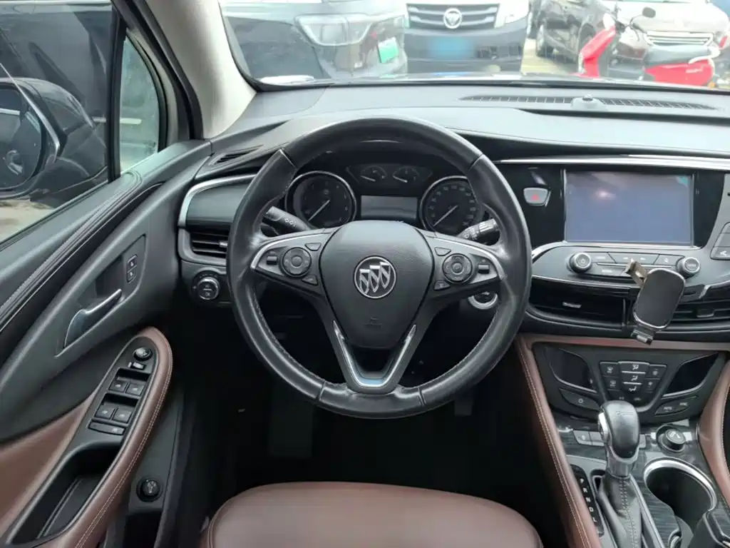 Buick Envision Plus — фото 11