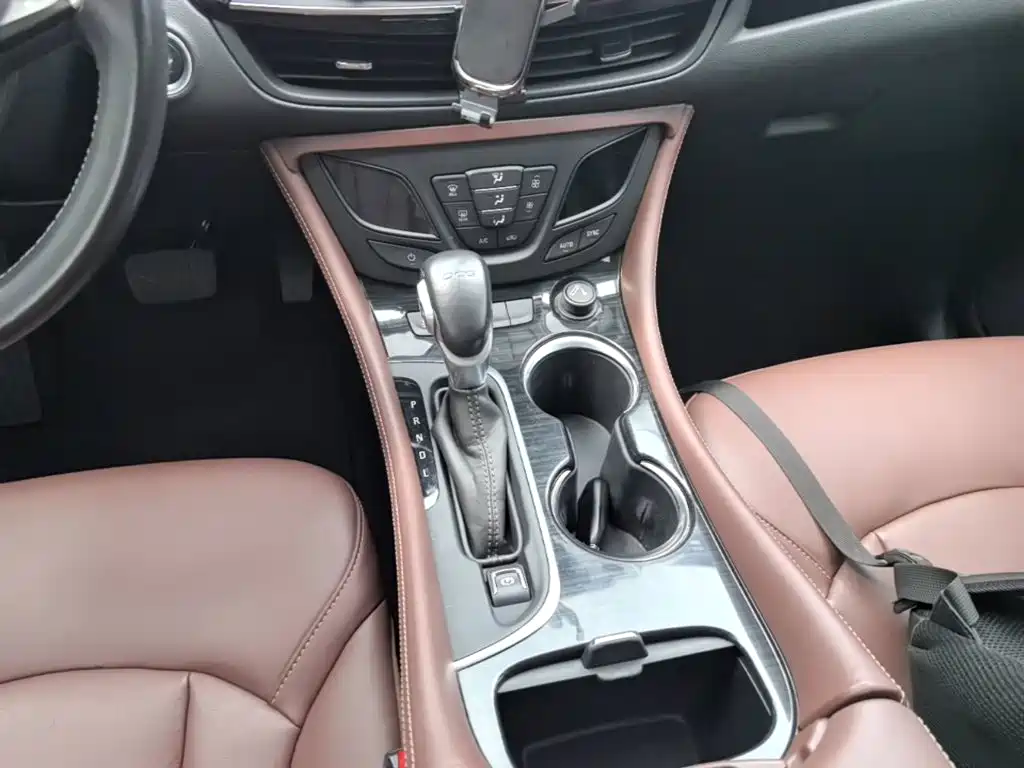 Buick Envision Plus — фото 14