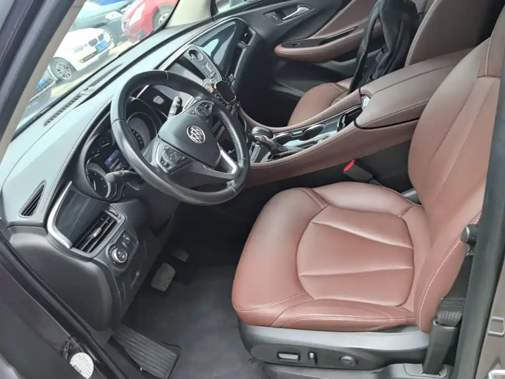 Buick Envision Plus — фото 15
