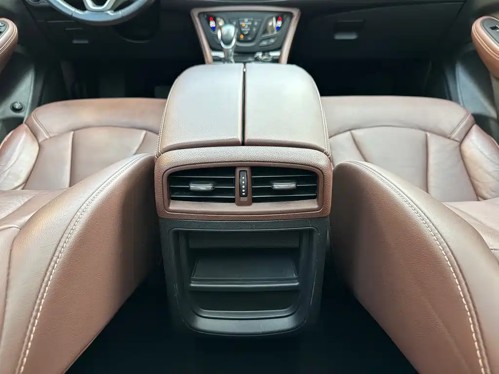 Buick Envision Plus — фото 23