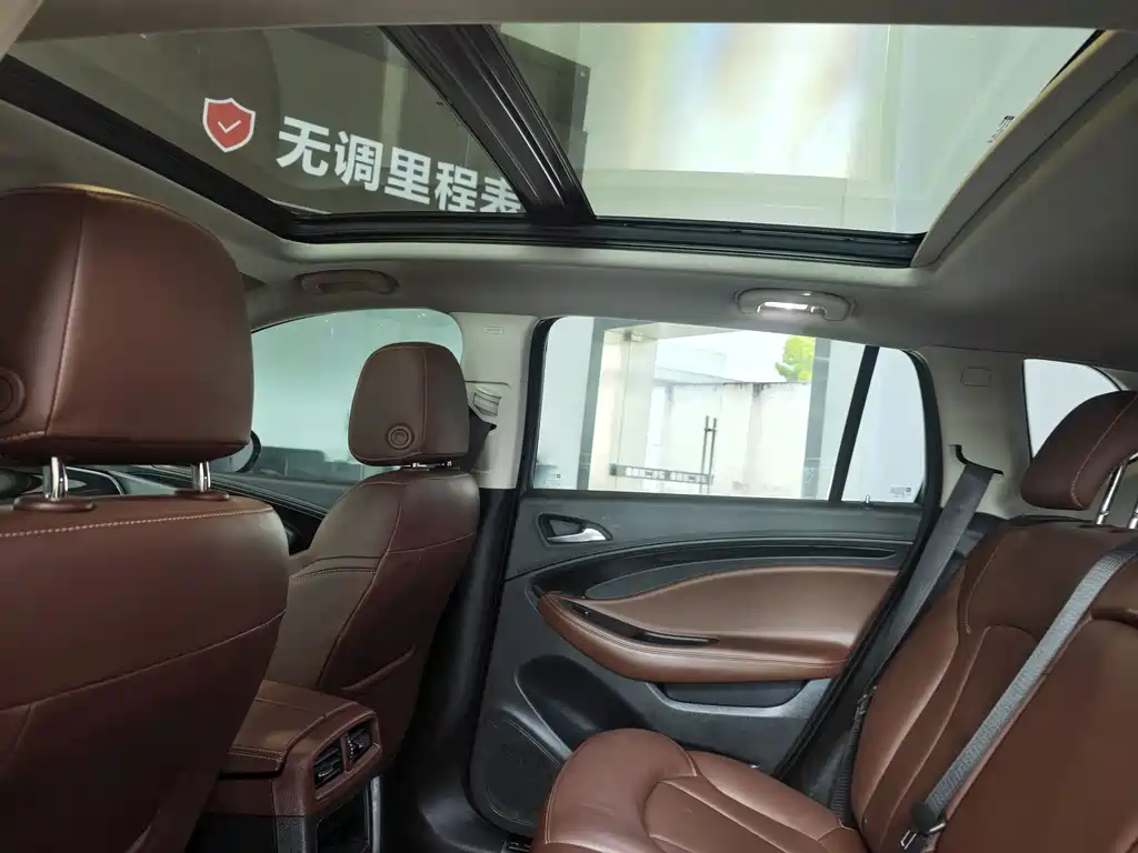 Buick Envision Plus — фото 5