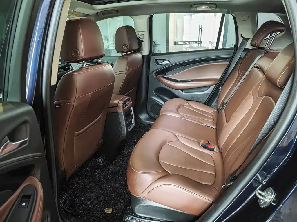 Buick Envision Plus — фото 7