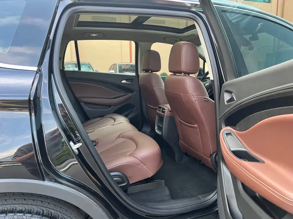 Buick Envision Plus — фото 14
