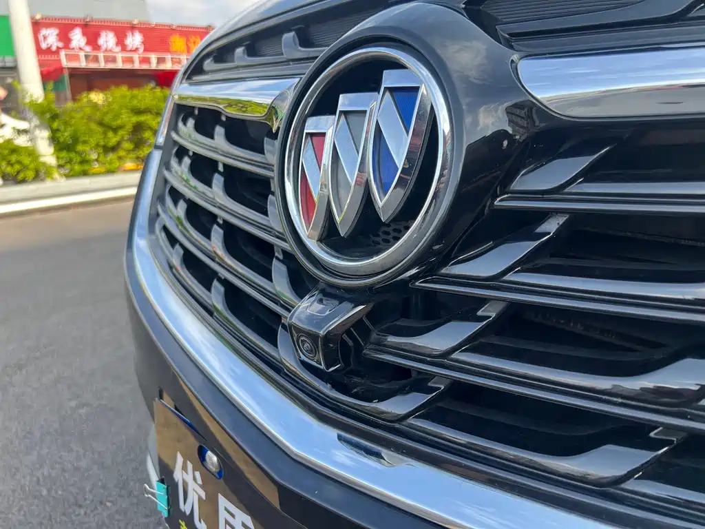Buick Envision Plus — фото 10