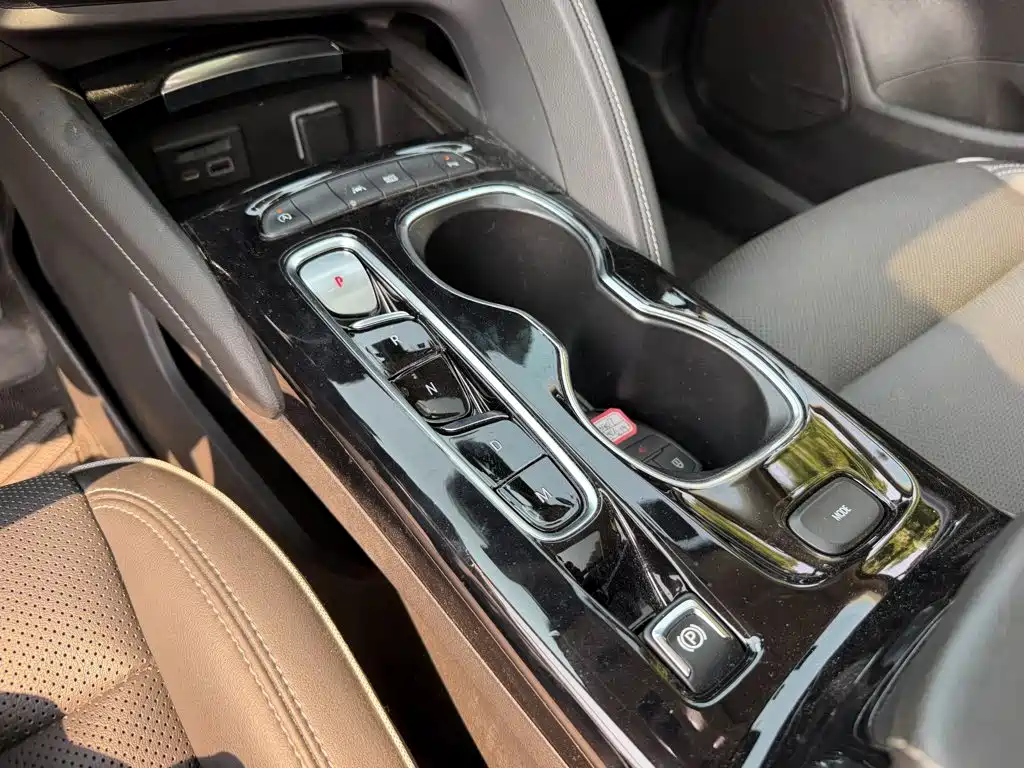 Buick Envision Plus — фото 9