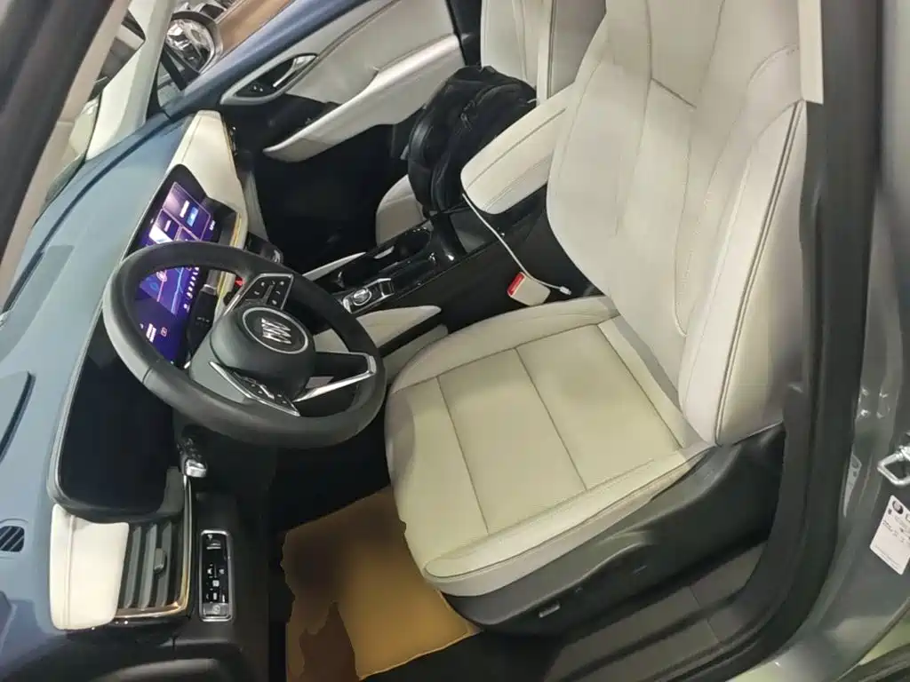 Buick Envision Plus — фото 15