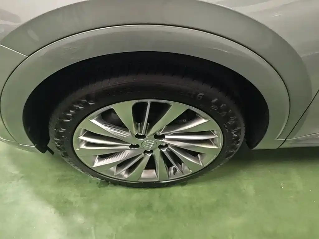 Buick Envision Plus — фото 23