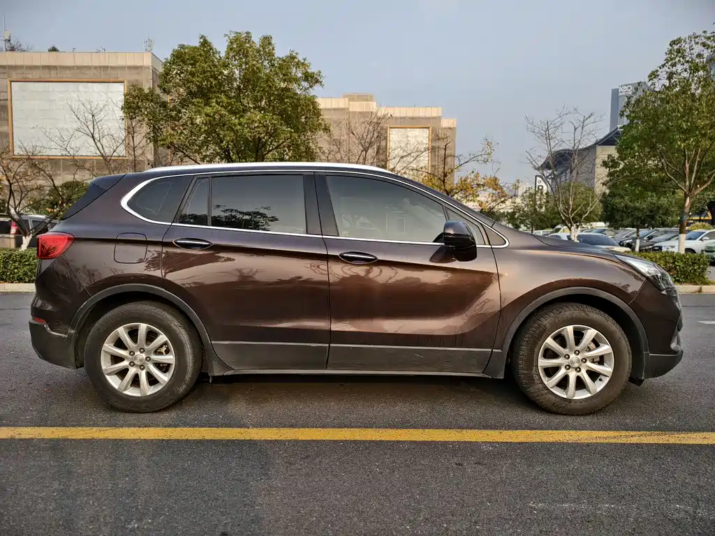 Buick Envision Plus — фото 4