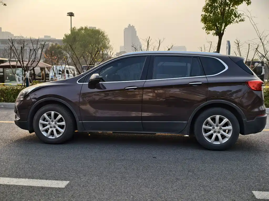 Buick Envision Plus — фото 8