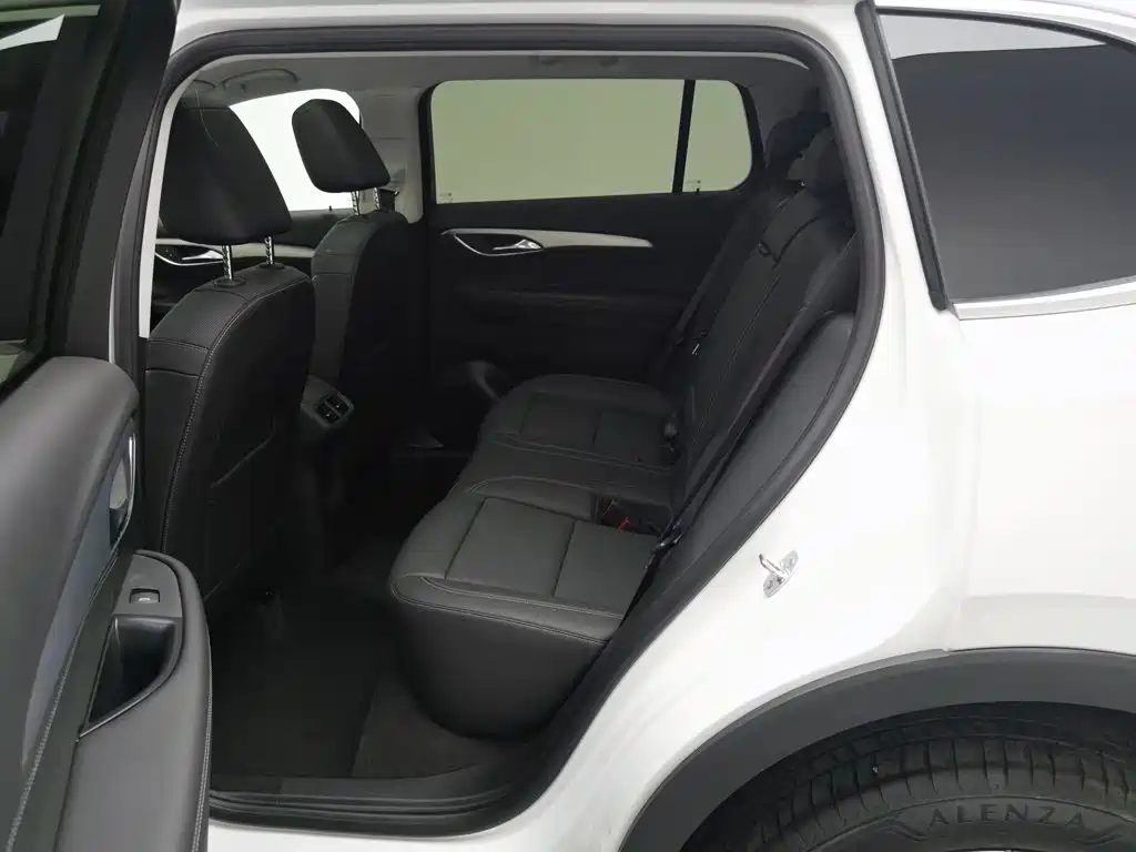 Buick Envision Plus — фото 15