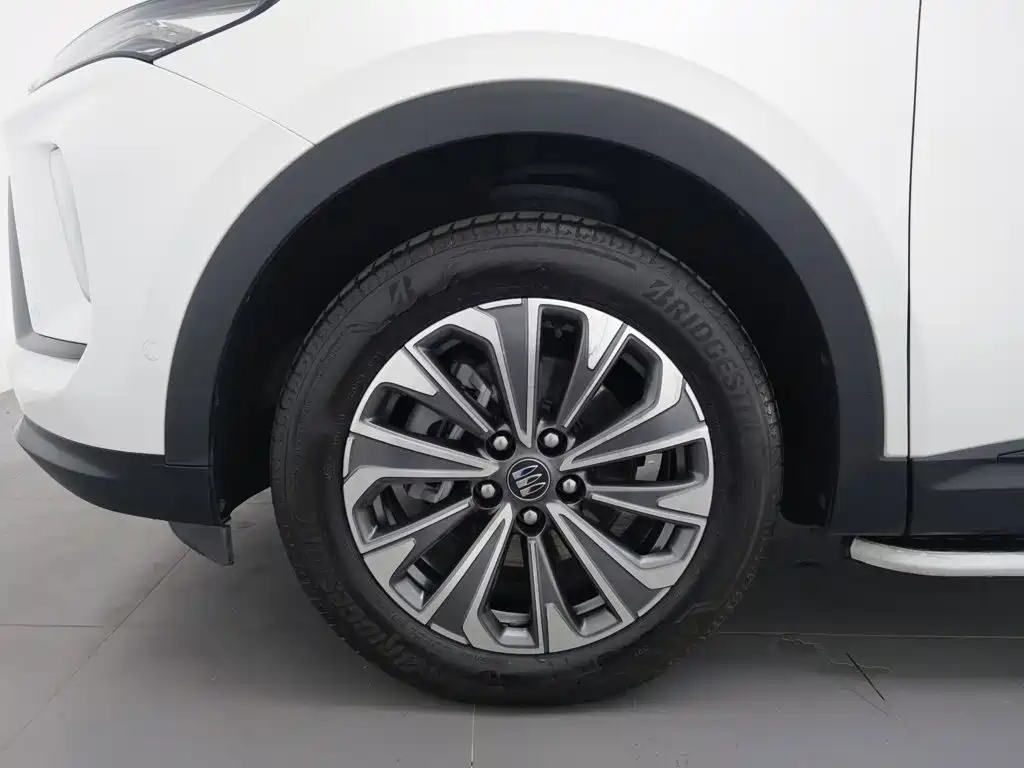 Buick Envision Plus — фото 17