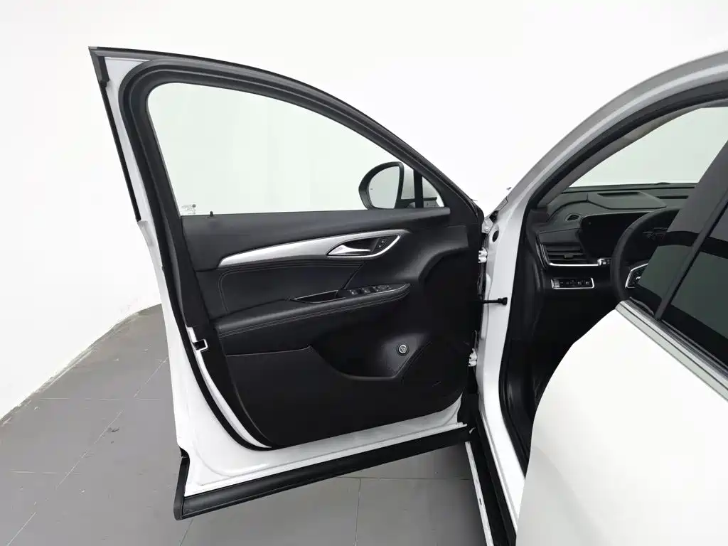 Buick Envision Plus — фото 8