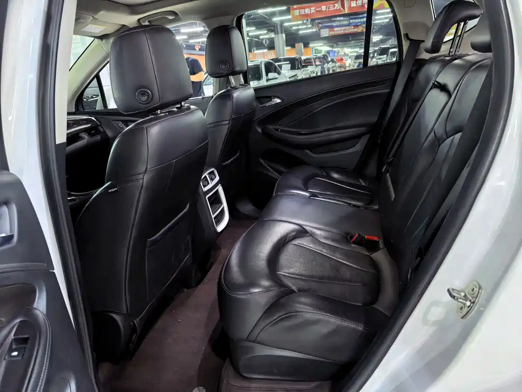 Buick Envision Plus — фото 4