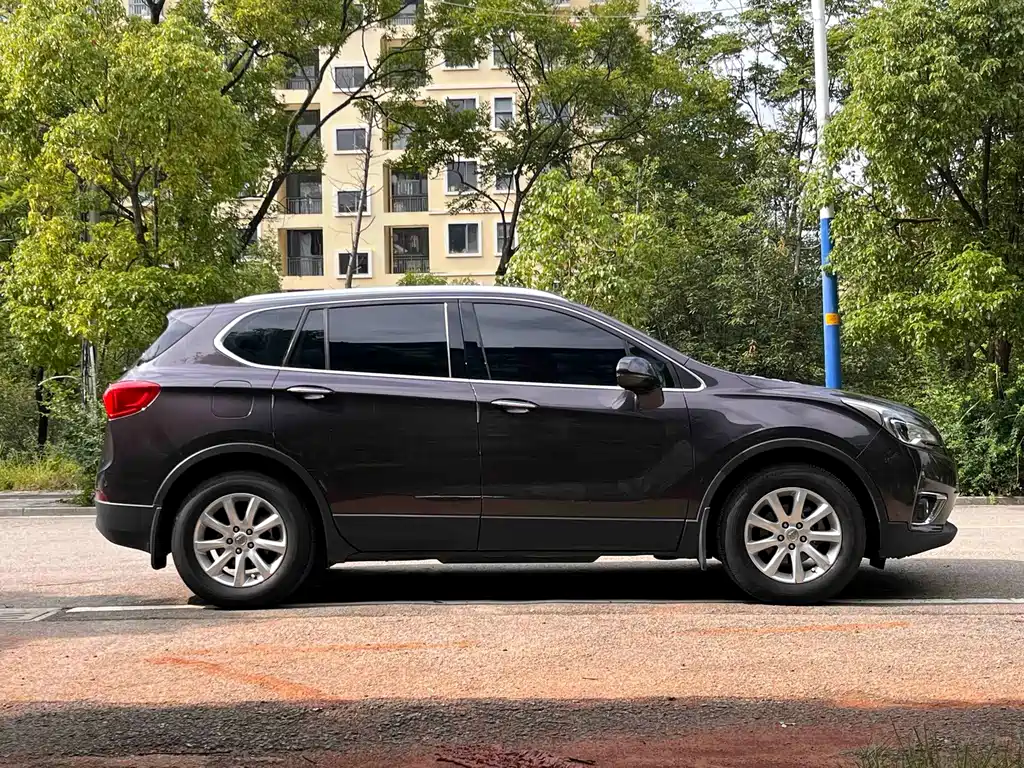 Buick Envision Plus — фото 4