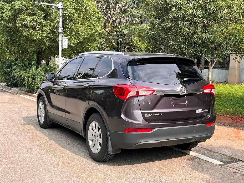 Buick Envision Plus — фото 6