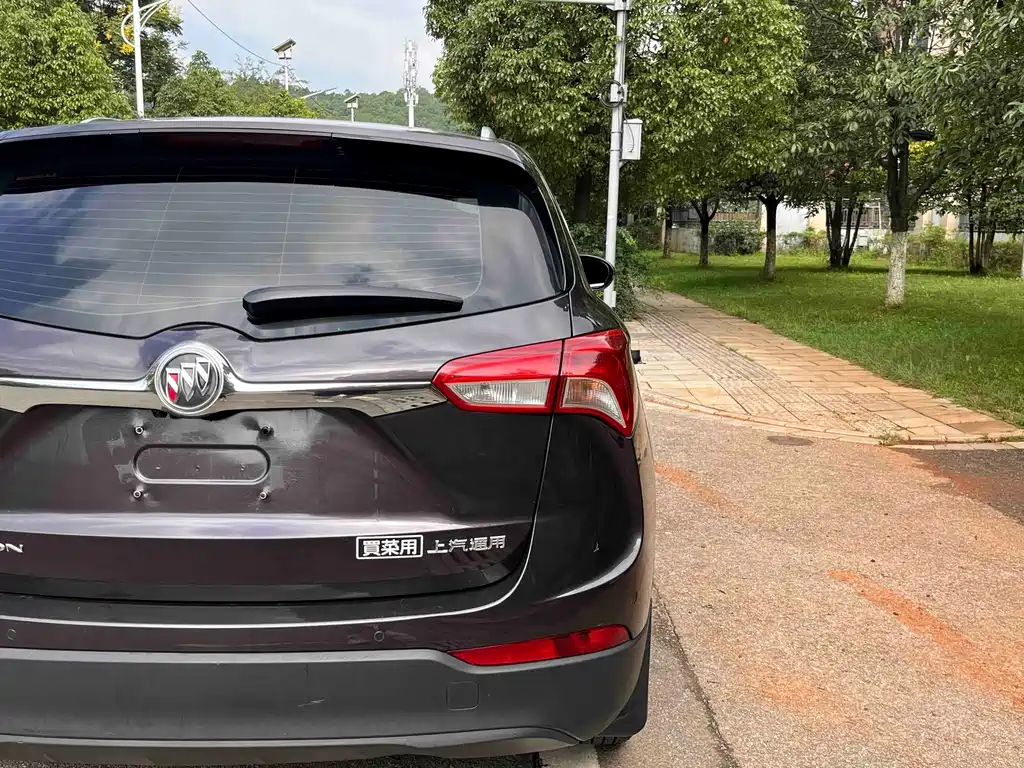 Buick Envision Plus — фото 10