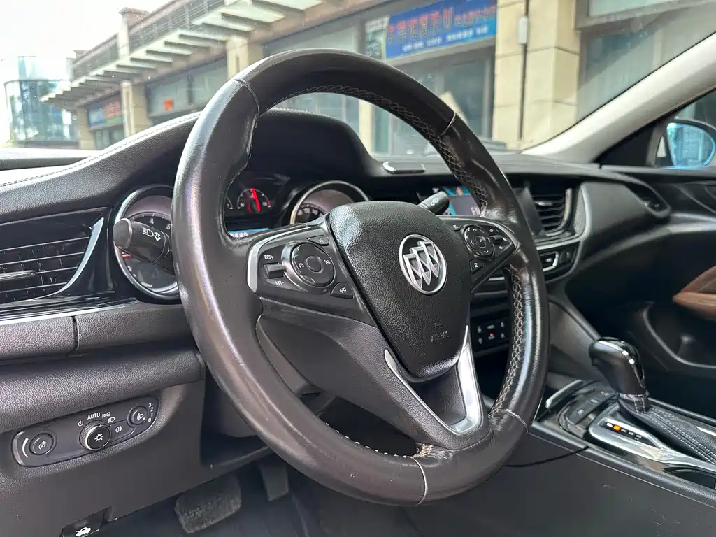 Buick Regal — фото 20