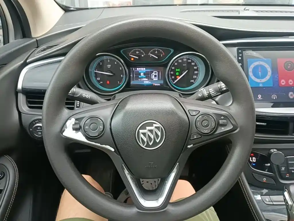 Buick Envision Plus — фото 11