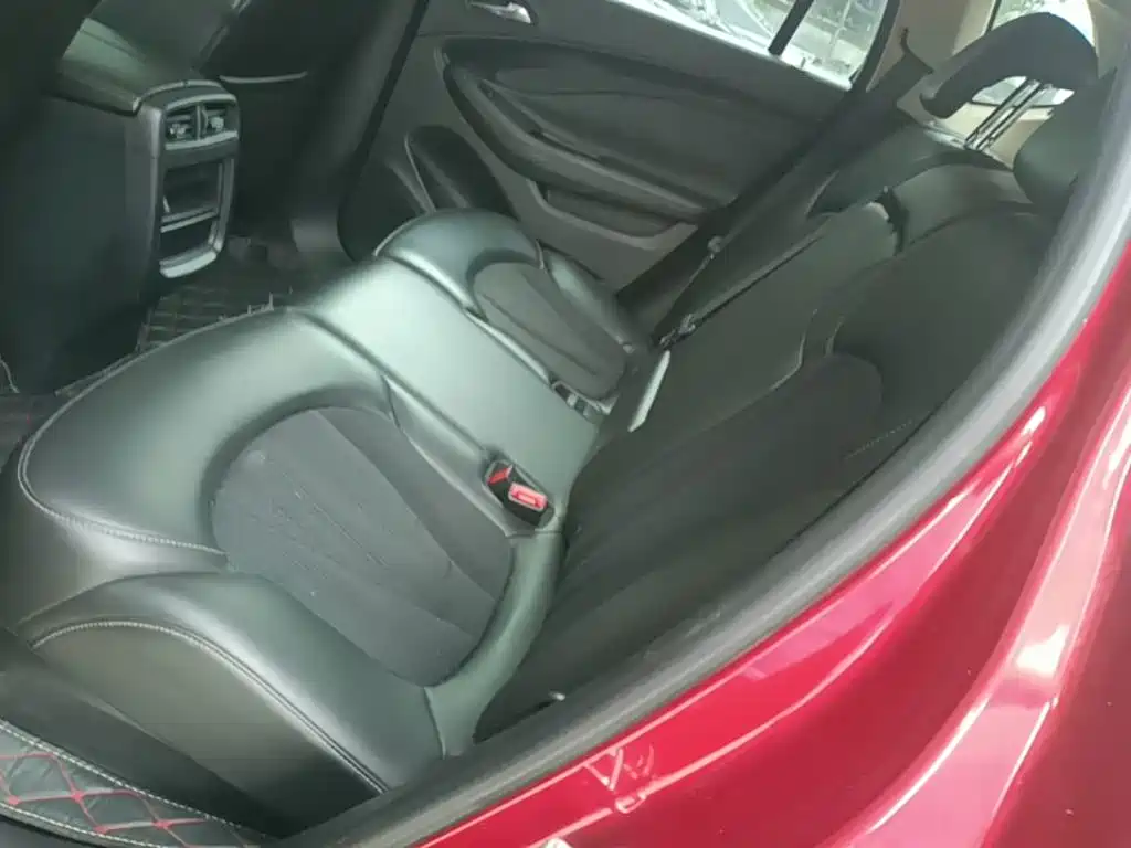 Buick Envision Plus — фото 17