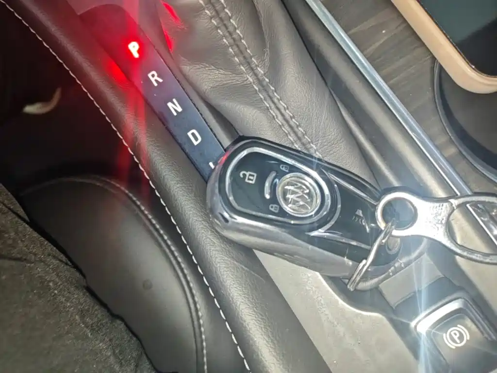 Buick Envision Plus — фото 9