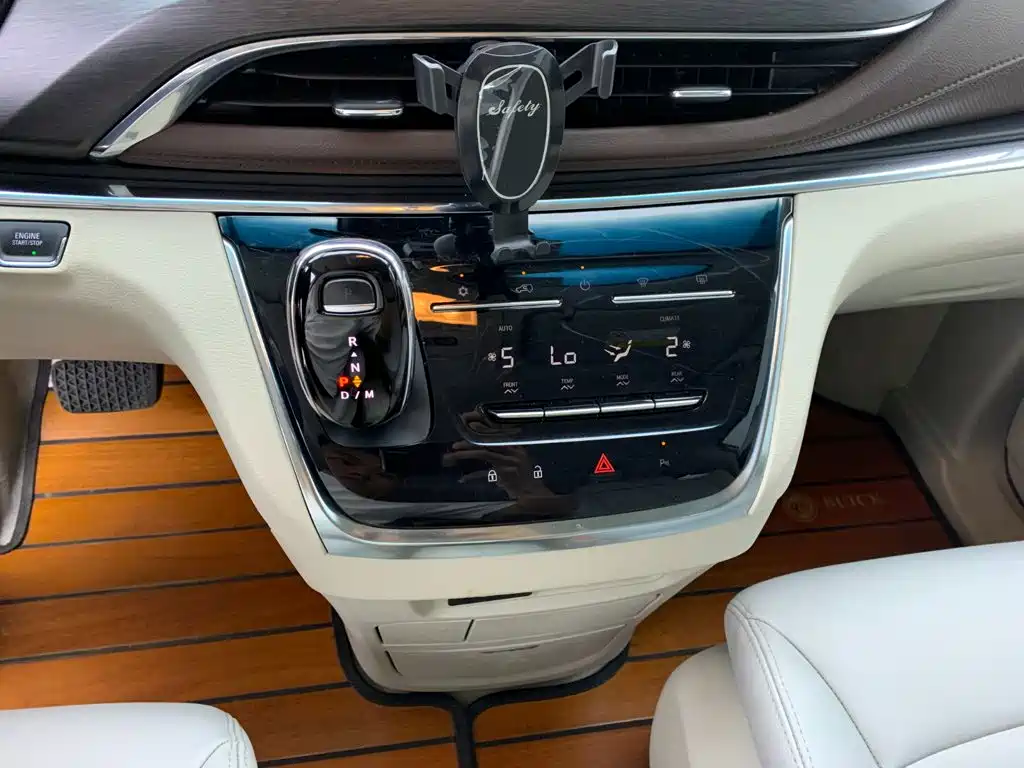 Buick GL8 — фото 22