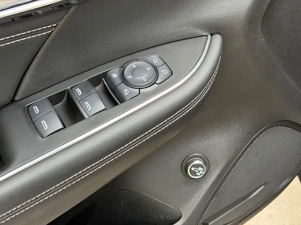 Buick Envision Plus — фото 8