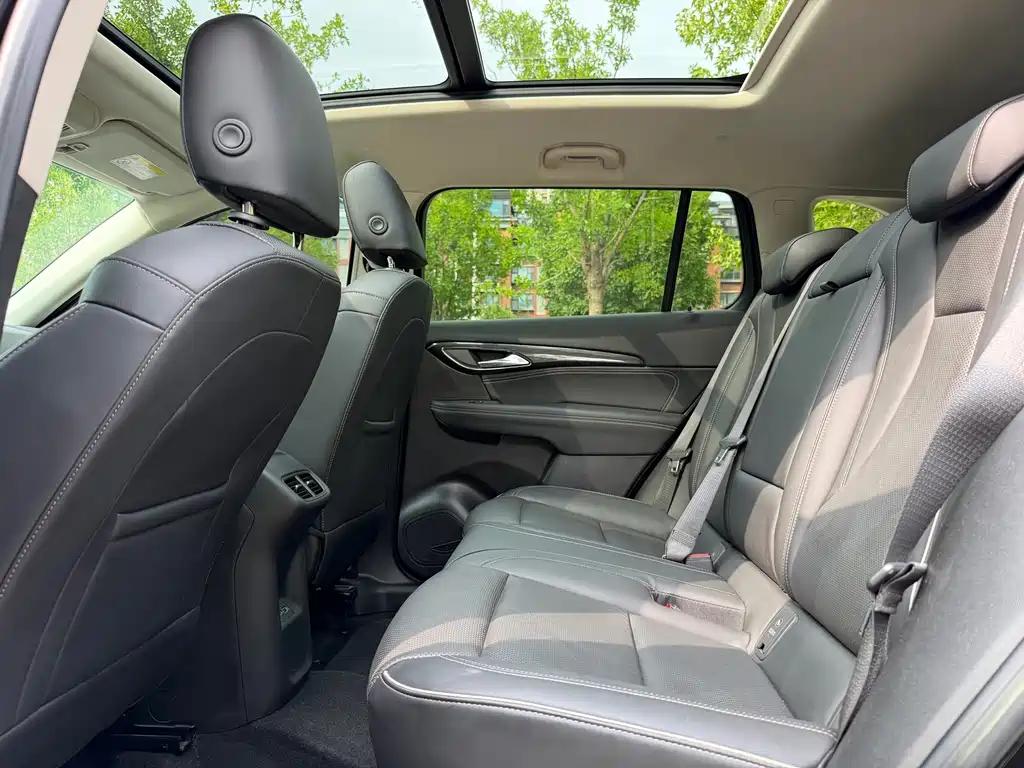 Buick Envision Plus — фото 9