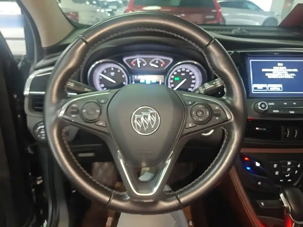 Buick Envision Plus — фото 11