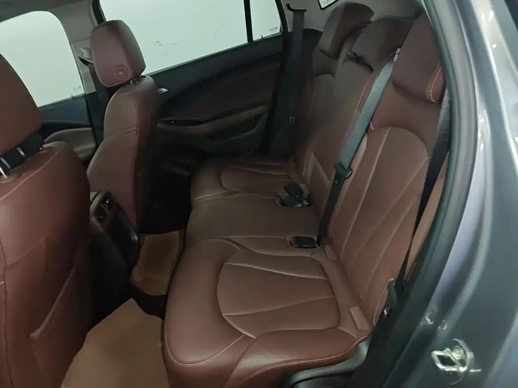 Buick Envision Plus — фото 17
