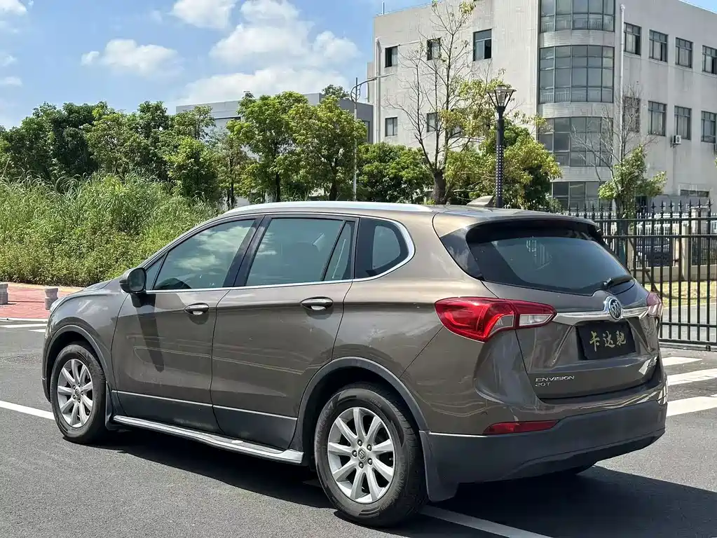 Buick Envision Plus — фото 7