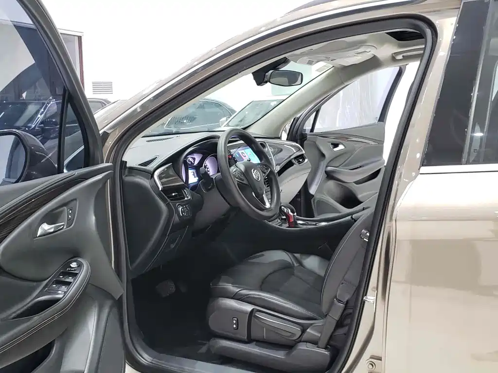 Buick Envision Plus — фото 4