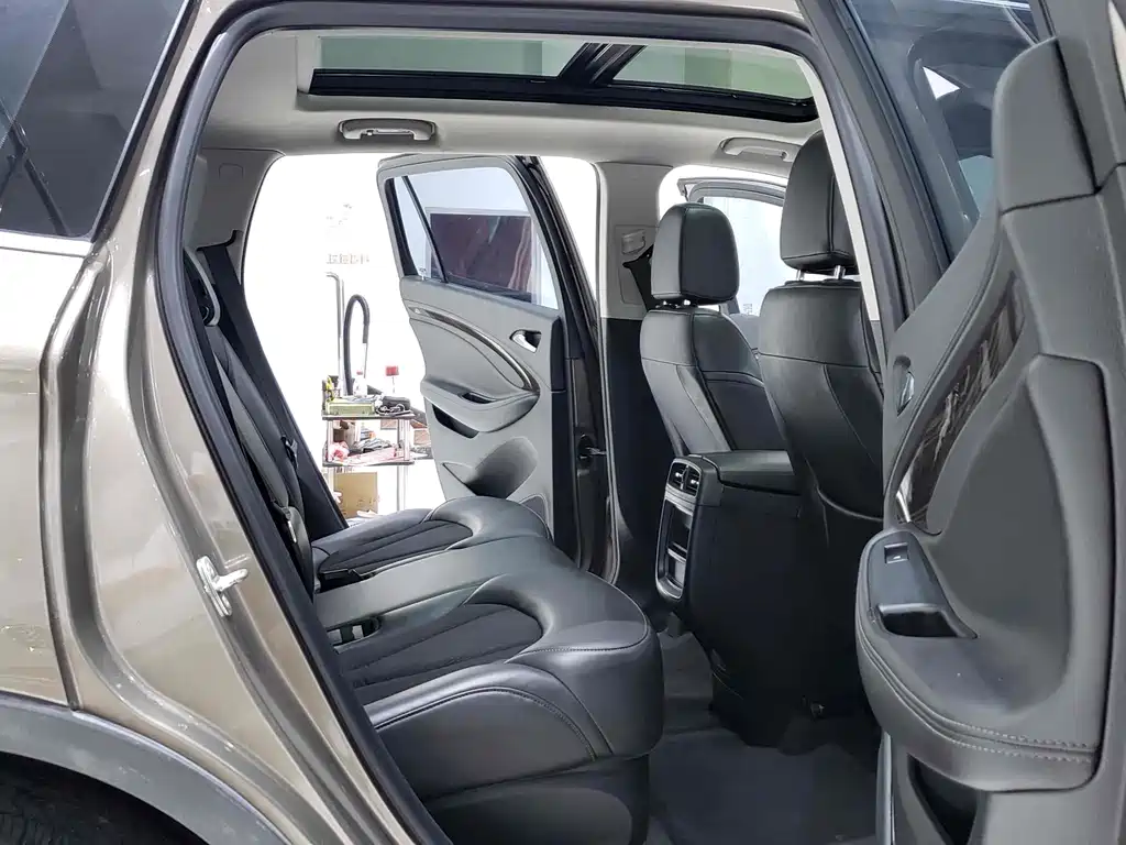 Buick Envision Plus — фото 10