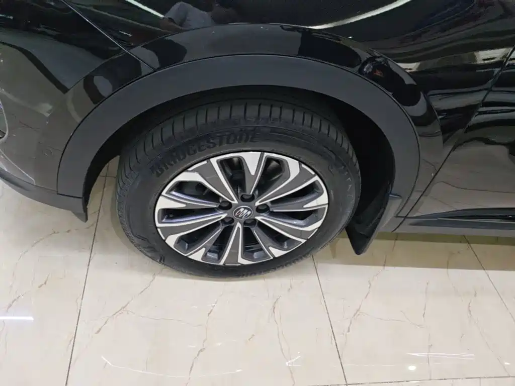 Buick Envision Plus — фото 23