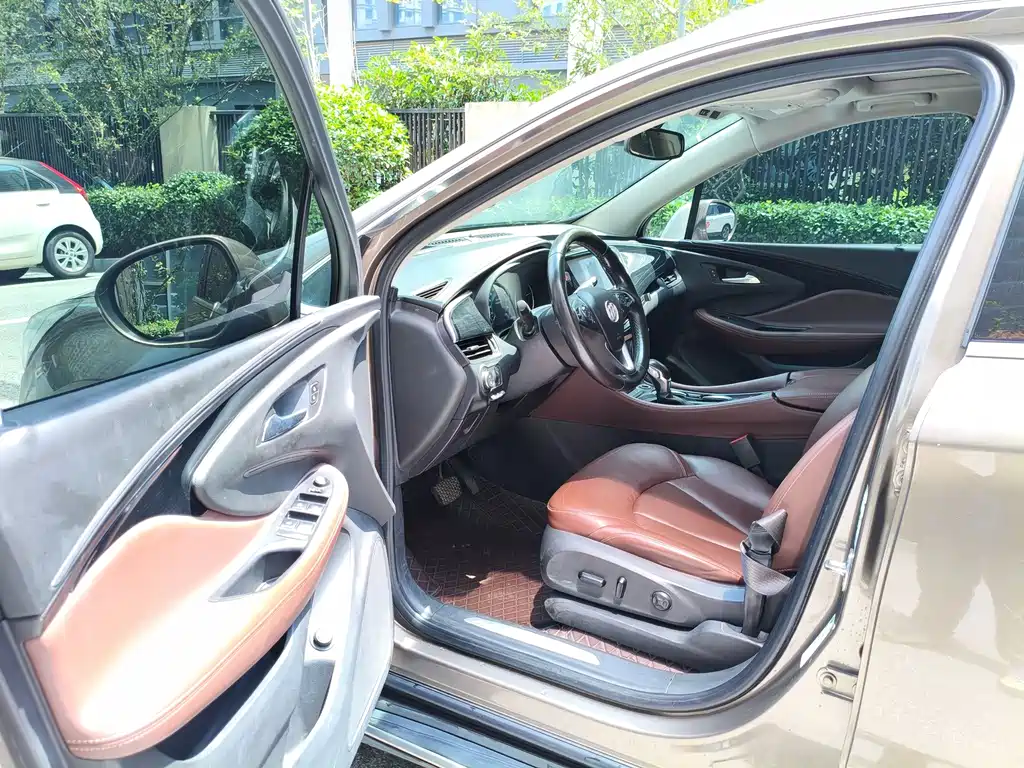 Buick Envision Plus — фото 11