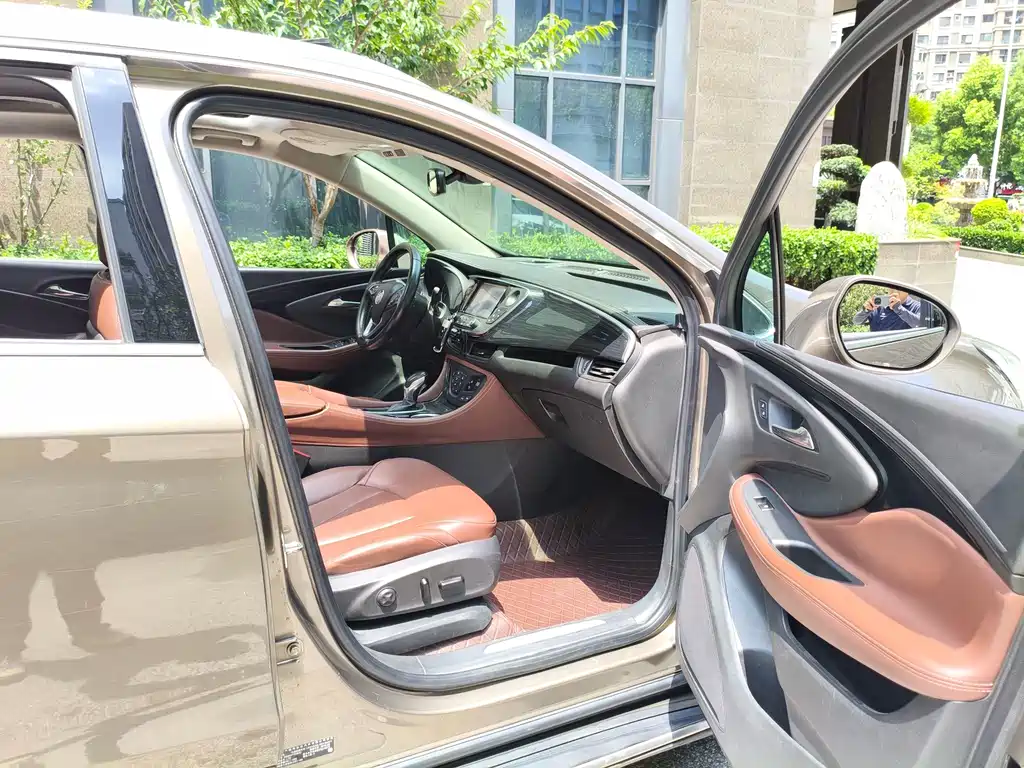 Buick Envision Plus — фото 13